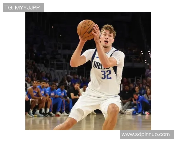 独行侠训练营热烈进行护目镜版浓眉展现全新风采