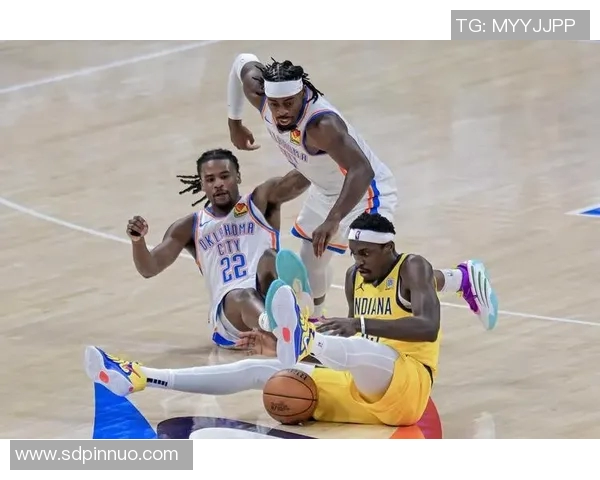 亚历山大单挑西亚卡姆 高难度两分打进 亚历山大单挑西亚卡姆 高难度两分打进