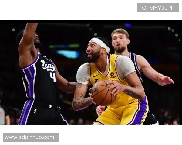 萨博尼斯三分如雨湖人防线失守完全被放空的惨痛教训 萨博尼斯三分如雨湖人防线失守完全被放空的惨痛教训