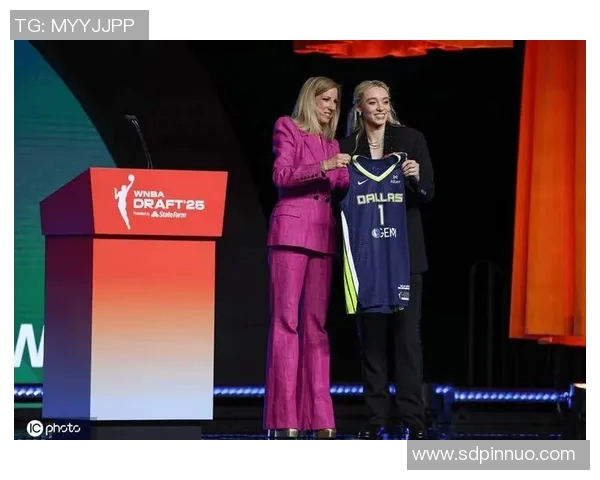 露天看台2026WNBA模拟选秀飞翼状元签选贝茨 佩奇女友排第4位