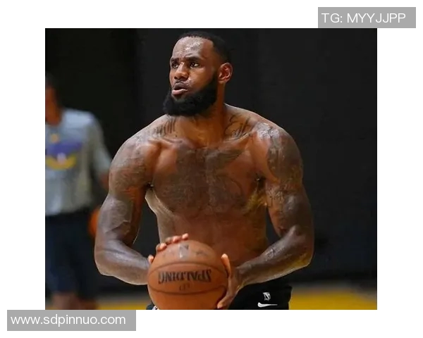 詹姆斯:我预判到对手会试图贴防施压,我成功利用后撤步得分 詹姆斯:我预判到对手会试图贴防施压,我成功利用后撤步得分