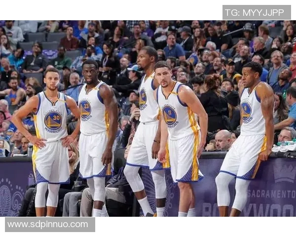 霍里:勇士不会给杜兰特立雕像 在他来之前勇士就夺冠了 霍里:勇士不会给杜兰特立雕像 在他来之前勇士就夺冠了