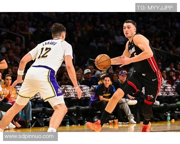 湖人替补终于支棱了！海斯蜕变，范德彪展价值，拉拉维亚争气了！