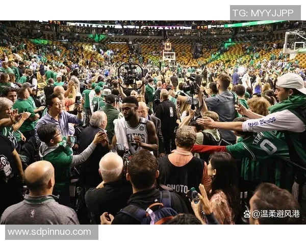 布朗爆砍50分平生涯得分纪录，绿军获胜后仅差尼克斯0.5个胜场